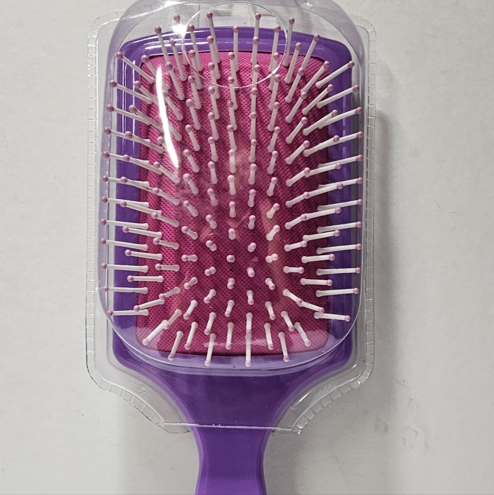 Trolls Hairbrush - Picture 2 of 9